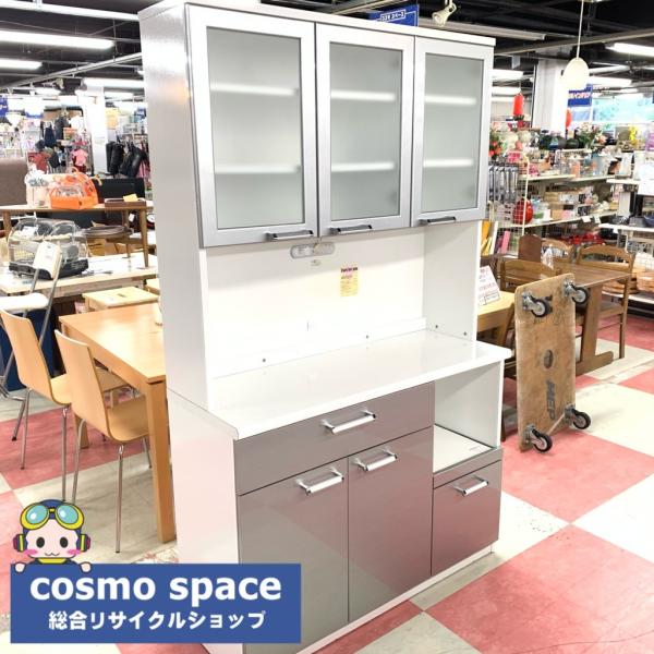 中古 店舗近郊送料格安 ユーアイ製 人気激安 3枚扉キッチンボード 幅118cm 奥44cm 高196cm レンジボード ホワイト系 食器棚