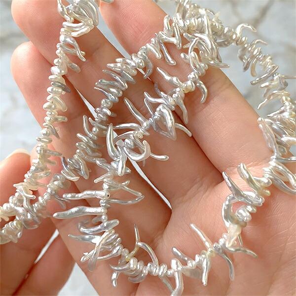 アコヤ真珠ラベンダーカラー、クレオパトラ、あこや極々小砂芥子パール、オメガ風 あこや真珠 （ツノ ケシ スティック 芥子） ライトグレー 大きさ