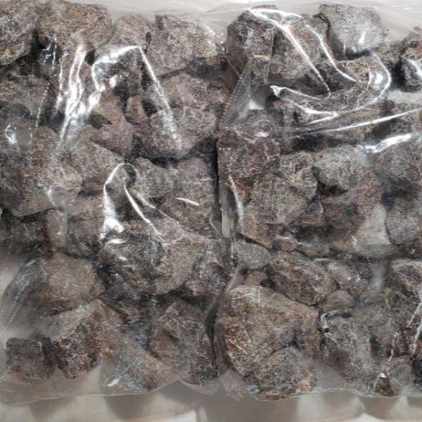 ヒマラヤブラック岩塩　半身浴でゆっくり入浴して頂くと…お肌に透明感が…1回目の入浴より2回目、3回目と汗の質が変わっていきます。サラサラの汗が出始めてから　お肌に透明感が！化粧品を変えたの？と周りの人に聞かれたり、肌のトーンが明るくなったり...