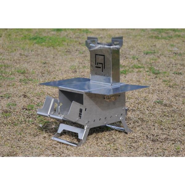 レンタル商品詳細  【商品番号: stove002】【品名: ステンレスウッドストーブ 】【ブランド名: クォルツ 】【対応人数】【レンタル内容】●セット内容:ストーブ本体、 キャリーバッグ【商品説明】コンパクトなロケットストーブ　耐久性の...