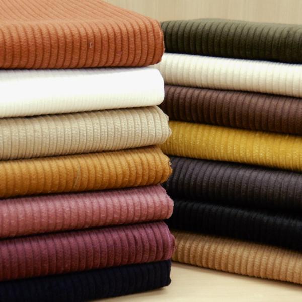 1インチ（2.54cm）の中に6本のウネがあるコール天（畝幅約4ｍｍ）6Ｗとはコーデュロイのうねの太さを表す単位です。しっかり太さのある畝が特徴の「6Ｗ」コーデュロイ。厚みがありしっかりとした生地ですので、パンツ、スカート、ワンピース、ジャ...