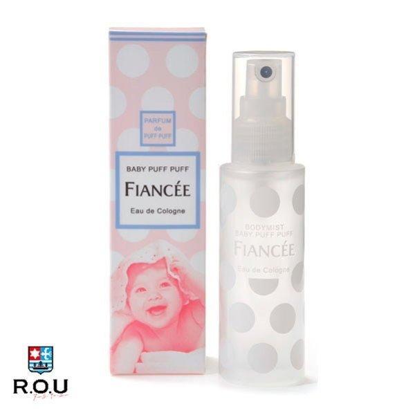 ■フィアンセ ボディミストベビーパフパフ 50mLは、明るく透明感のあるカシス、チェリーに柔らかなミュゲ、ジャスミンを合わせ、優しいムスクとウッディーアンバーで包み込んだ、オーデコロンです。■どこかなつかしい、やさしいぬくもりを感じさせます...