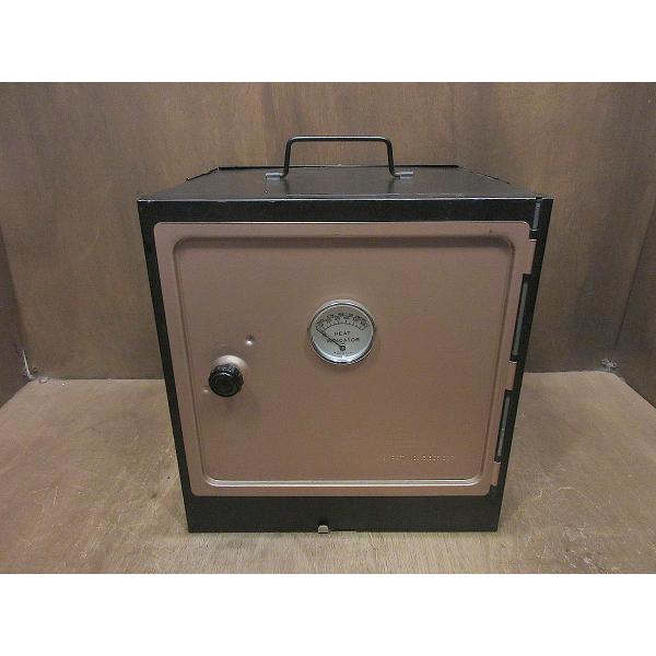 ◆商品名◆Colemanキャンプオーブン◆サイズ◆高さ：約31cm横幅：約29.5cm奥行き：約29.5cm※計測箇所によって多少異なりますのでだいたいの目安としてお考えください。◆状態◆全体的に傷や汚れあり※ダメージ、汚れが気になる方、神...