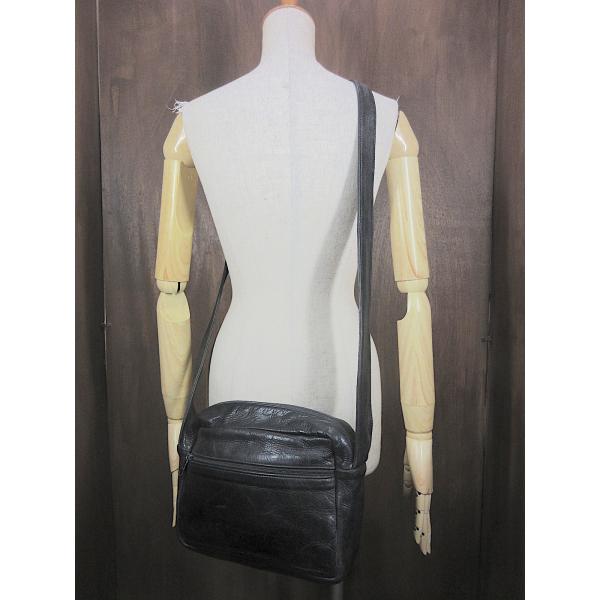 ビンテージ○レザーショルダーバッグ黒○251219z3-bag-shd鞄ブラック