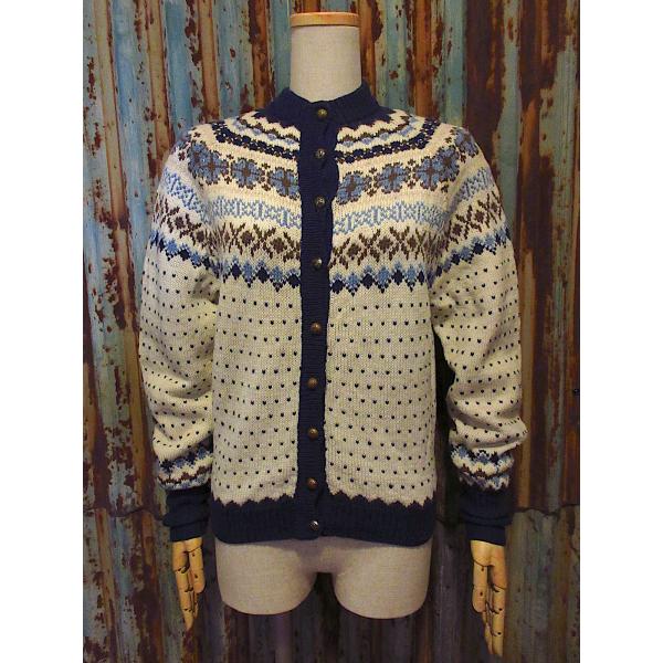 cozyvintage_260112z1-w-cdg