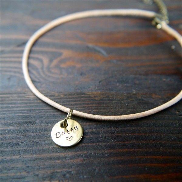 特注 犬 猫 ペット用レザー迷子札 首輪 長さ 色 字体が選べます 着脱式 直径2mm プレート 丸15mm 栃木レザー使用 Buyee Buyee 日本の通販商品 オークションの代理入札 代理購入