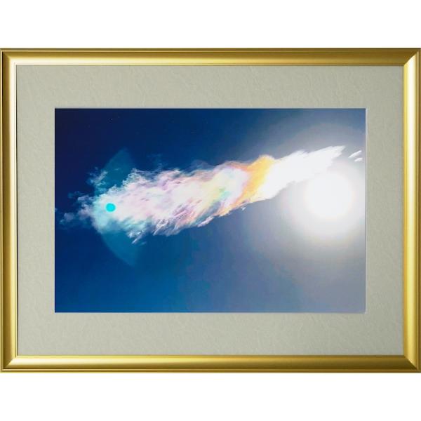 【偕拓堂より直送】  令和初の正月に出会った不思議な写真です。 これは「彩雲」と呼ばれる現象を撮影したカットですが、彩雲とは、 阿弥陀如来や菩薩たちが彩雲に乗って極楽浄土からくる姿が図に残されています。 聖書では神がかかわる 雲の中の虹とさ...