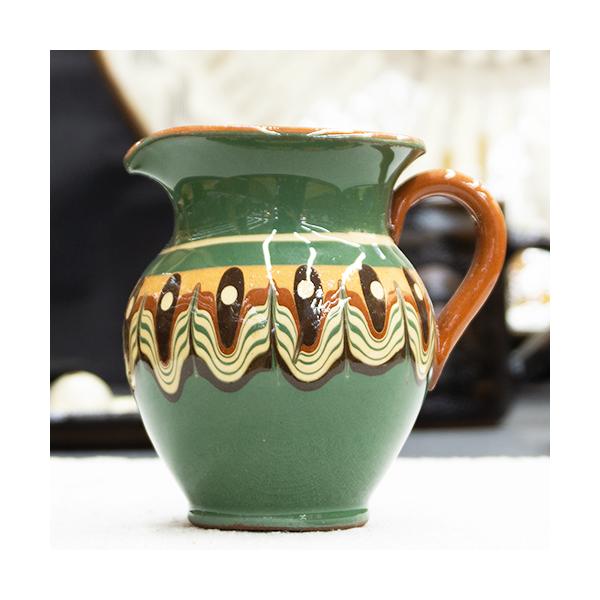 サイズ：径7.8×高さ8.3cm容　量：200cc重　さ：160ｇ産　地：トロヤンブルガリア共和国の北西部にあるトロヤン。東欧の古い「陶器の里」です。手作りで成形絵付け。スリップウエアーの繊細な文様はトロヤンの雫と呼ばれます。器を回しながら...