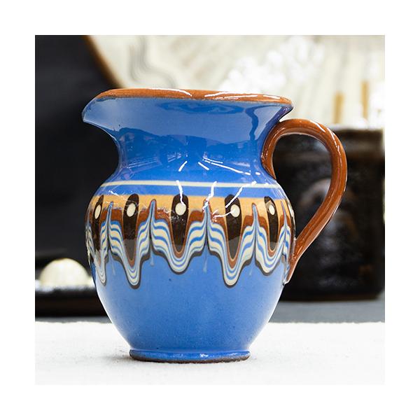 サイズ：径7.8×高さ8.3cm容　量：200cc重　さ：160ｇ産　地：トロヤンブルガリア共和国の北西部にあるトロヤン。東欧の古い「陶器の里」です。手作りで成形絵付け。スリップウエアーの繊細な文様はトロヤンの雫と呼ばれます。器を回しながら...