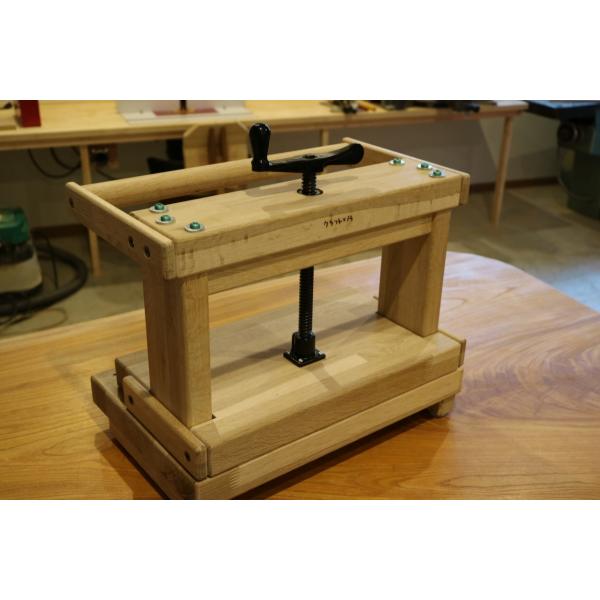 三位一体型製本プレス機 「トリニティ」 三位一体型製本プレス機 「トリニティ」 製本 製本機 : クラフト・ノラ