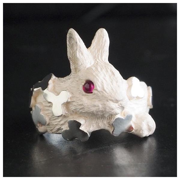 DECOvienya（デコヴィーニャ） 手作りアクセサリー 子ウサギと