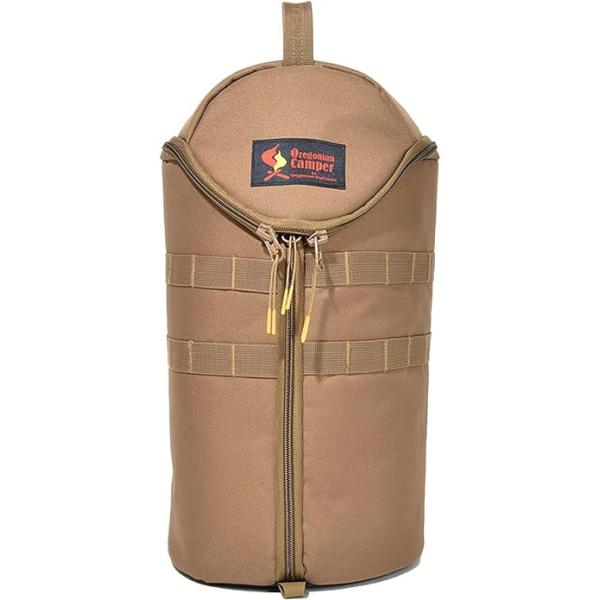 3WAYジップトップにより、取り出しやすく、収納しやすいバーナーシャトルです。バーナーや大型ランタンをしっかり収納。グローブプロテクターや五徳などを収納する際、バーナー本体を傷つけないためのカップが標準装備しています。