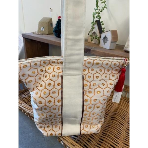 ハンドメイド◇着物・帯リメイクワンハンドルバッグ クリーム