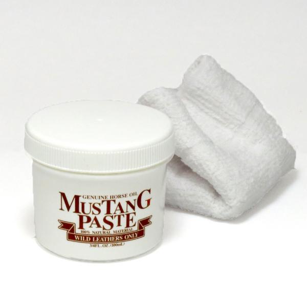 国産馬油の高い浸透力が革の奥まで浸み渡り、あなたの大事な革製品を守ります。革を乾燥から守る事ができる、最も浸透性の高い100％天然馬油「マスタングペースト」革製品を長持ちさせる為に必要不可欠なメンテナンスオイルです。取り扱い説明書付いている...