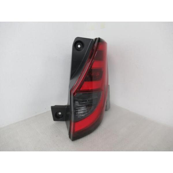 NOAH ノア 6AA-ZWR90W 右テールランプ 81551-V1050 341398 : クラウン2