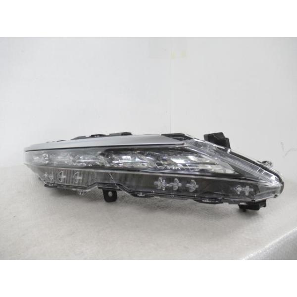 デリカD5 3DA-CV1W 右クリアランスランプ 8312A040 346566 : クラウン 