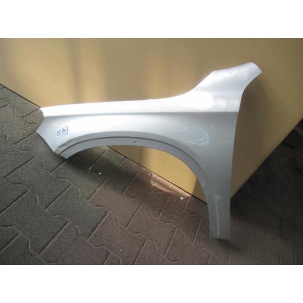 【中古】 まくそうの風 ベンツ GLAクラス DBA-156946 左Fフェンダー A156 881 01 348539