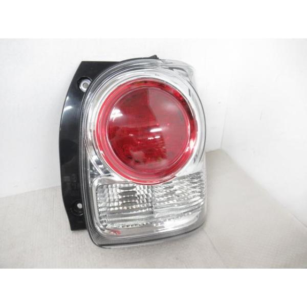ムーヴ ムーヴキャンバス DBA-LA800S 右テールランプ 81551-B2400