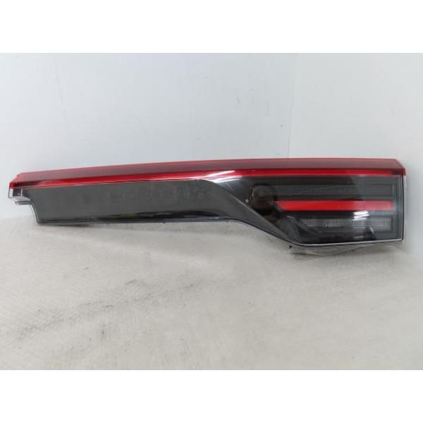 ヴェゼル 5BA-RV4 右テールランプ 34150-3M0-J51 右フィニッシャー