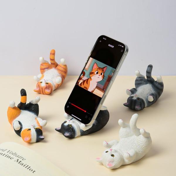 ネコ 子猫 スマホスタンド 携帯スタンド タブレットスタンド 卓上オブジェ インテリア雑貨 樹脂置物 癒しグッズ デスク雑貨 誕生日プレゼント 猫グッズ