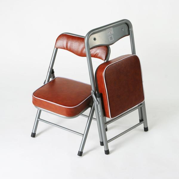 【商品名】 ちょいがるチェア/ミニ折りたたみローチェア 【ライトブラウン】 コンパクト仕様 〔室内/屋外〕 【ジャンル・特徴】 コンパクトで使い勝手の良い折り畳みイス/椅子