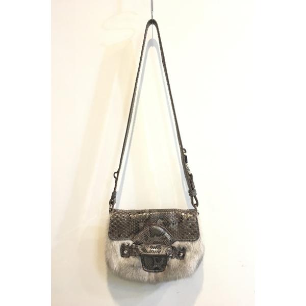 レザーショルダーバッグ ミンクファー パイソン ブランドロゴ エキゾチックレザー ファッション Tods トッズ通販のご案内です オービタルでは 各種専門店の査定士 鑑定士が即日出張買取を実施 しかも買取価格保証で安心 Nkt Ba 二子玉 トッズ