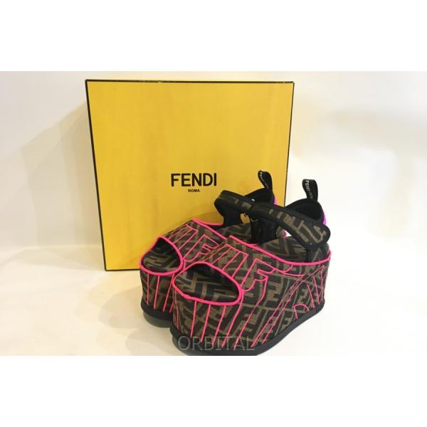 二子玉)FENDI フェンディ 19SS 未使用 ROMA AMOR ズッカ柄ストラップ