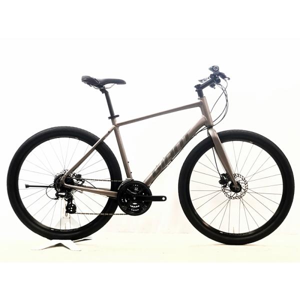 極美品　ほぼ未使用車　GIANT GRAVIER 2023年モデル　Mサイズ セオサイクル