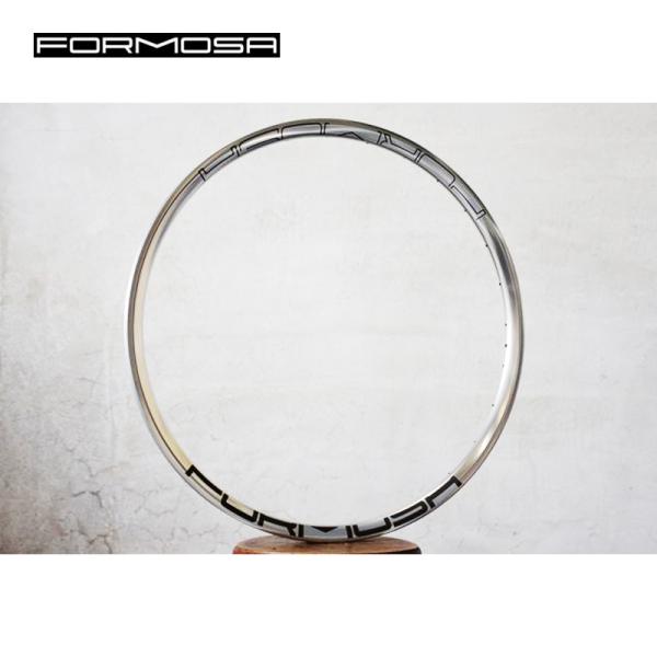 外幅35mm、内幅30mm、高さ20mmTubeless Ready and Hookless構造表面仕上げ　ブラック or シルバーガンメタステッカー重量27.5"=535g