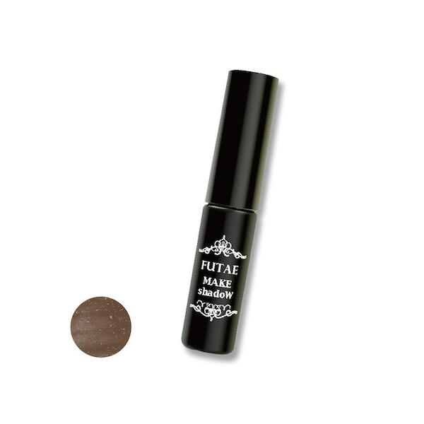 フタエメイクシャドウ FUATE MAKE SHADOWカラー・エレガントモカ（茶）塗って乾かすだけ！ゆっくり目を開くと…キレイな二重が作れちゃいます。塗りやすいハケタイプ接着しないタイプだから目の開け閉めが自然！使い続けてラインをクセ付け...