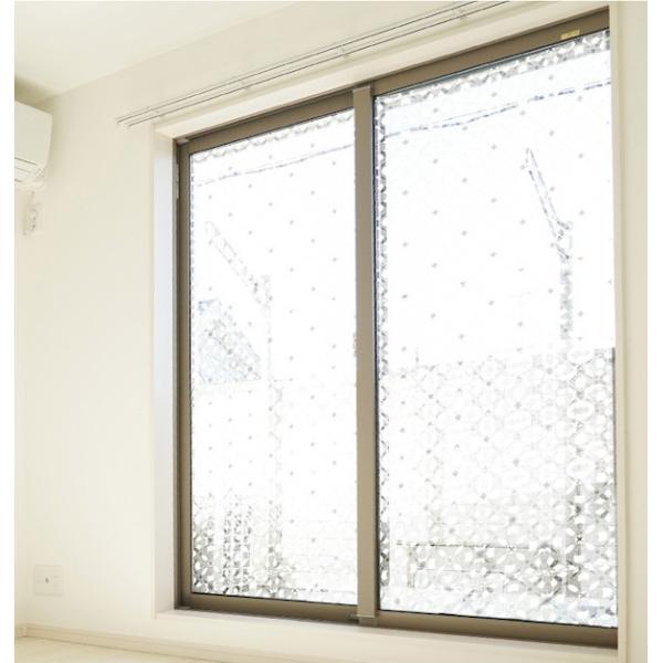 目隠しガラスシートカラー/ホワイトレース（白）足りなくなっても安心のお得な3本セット！１本 ６０×９０センチ×３簡単防犯対策ガラス食器棚などにもご利用頂けます粘着剤を使わない窓飾りシート。剥がすことができるので、繰り返しご利用頂けます。夏の...
