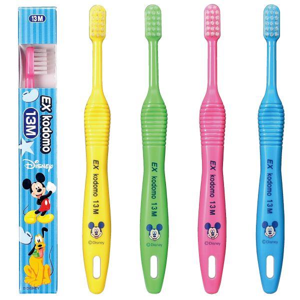 幼い頃からの歯磨き習慣を、楽しみながら身につけることができる歯ブラシです。おなじみのディズニーキャラクターが歯磨きタイムを楽しくしてくれます。※毛の硬さは「M」のみで、「S」はありません。用途：う蝕、子ども用成長に合わせて選べるラインナップ。