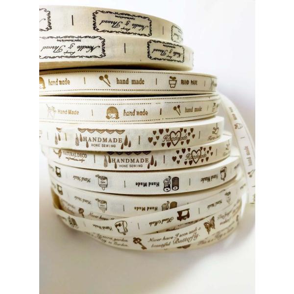 [Release date: October 20, 2020]素材： 綿混カラー：生成り長さ：約5ｍ（5メートル）幅：約1.5cmストレッチ：なし原産地：中国製デザインが可愛い綿テープ♪延長したい場合、・5mご希望の場合は「１」・10mご...