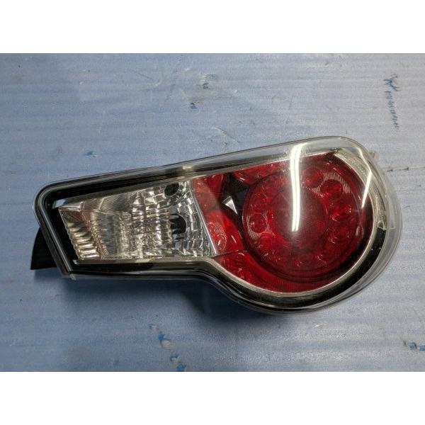 TOYOTA　トヨタ　ZN6　86　純正　運転席側　テールレンズ　テールライト　訳アリ　ジャンク品 BRZ ZC6