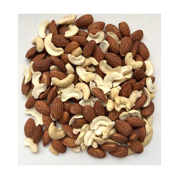 **現在素焼きカシュナッツの割れが多く入っています。ご了承ください**●人気の素焼きアーモンドと割れ素焼きカシュナッツをミックスにしました。配合比率は素焼きアーモンド450g素焼きカシュナッツ250gです。●原材料　アーモンド(アメリカ) ...