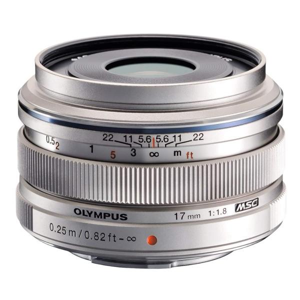 「商品情報」特長■高解像・高性能と小型化の両立を実現高精度な製造技術が必要なDSAレンズや、球面収差の補正能力が高いHR（高屈折率）レンズなど、6群9枚のレンズを、重さ120g・全長35.5mmの小型ボディーに凝縮。F1.8の開放状態から、...