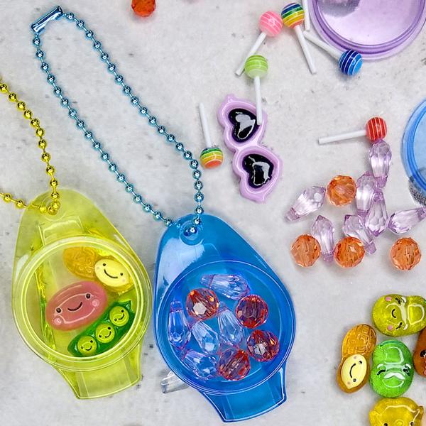 防災・防犯グッズに プラスチック（ABS製） ホイッスル ボールチェーン付きカラフルでポップなプラスチック製のホイッスル。防災、防犯用や、スポーツなどに。防災バッグやランドセル、かばんなどにつけられるボールチェーン付き。小さなビーズやチャー...