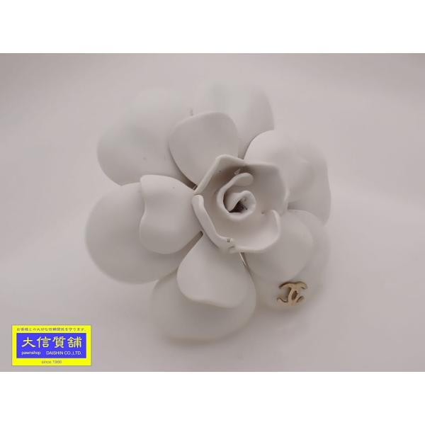 CHANEL（シャネル） カメリア ピアス 09A 片耳のみ ホワイト 中古B+