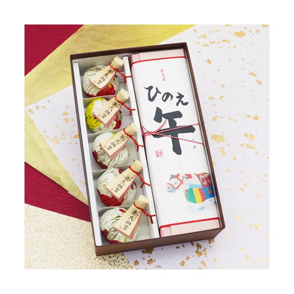 内容：干支菓1棹/栗大納言5個―様々なギフトシーンにご利用頂けますー《季節の贈り物に》お年賀 ご挨拶 お正月 迎春 桃の節句 ひな祭り バレンタインデー ホワイトデー  端午の節句 子どもの日 母の日 父の日 敬老の日 お中元 お歳暮 クリ...