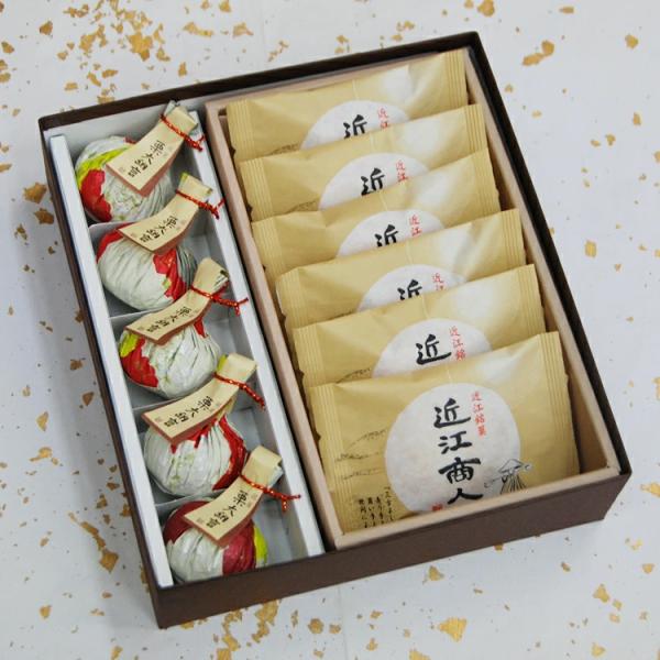 内容： 栗大納言5個/近江商人6個―様々なギフトシーンにご利用頂けますー《季節の贈り物に》お年賀 ご挨拶 お正月 迎春 桃の節句 ひな祭り バレンタインデー ホワイトデー  端午の節句 子どもの日 母の日 父の日 敬老の日 お中元 お歳暮 ...