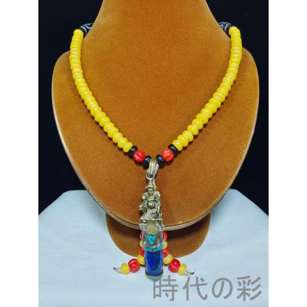 ご覧頂きましてありがとうございます。◆商品のサイズは（約）：長さ：47cm琉璃黄珠直径：8mm　黄財神：7.5×1.8cm七眼天珠：3.5×1.2cm重さ：総169.6g素人採寸につき、多少の誤差はご了承願います。◆商品について本品は藏区佛...