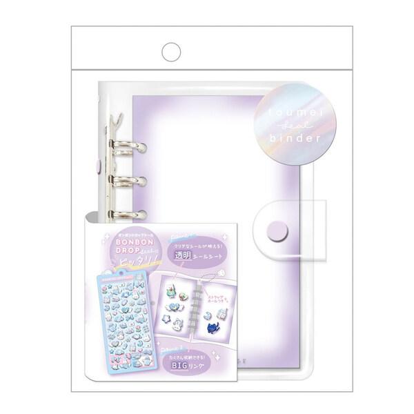 大人気シールバインダー。シンプルデザインで大人の方にも◎デコって楽しく、シール交換♪【サイズ】W180×H210×D30mm【素　材】PVC、鉄、PP■メーカー: クーリア■品番: 01063