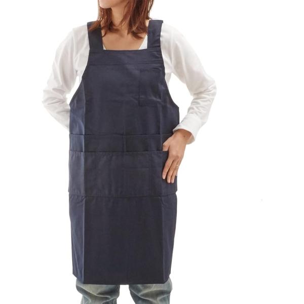 撥水加工でお手入れ簡単。後ろボタンで着脱も楽ちん。６つのポケットと胸のペン差しポケットで作業性アップ。●寸法／着丈約９２ｃｍ、身幅約１０２ｃｍ●カラー／ネイビー●素材／ポリエステル６５％、綿３５％●家庭洗濯／可●単位／１枚