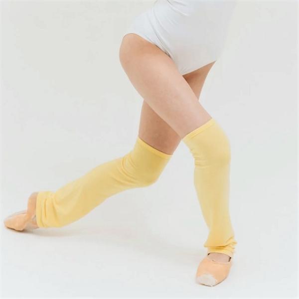 ボストンバレエ団の元プリンシパルダンサーが手がけたメーカーレッグウォーマーは足が長く見えると好評です。柔らかいポリエステル素材で作られたレッグウォーマーはしっとりとした履き心地で気持ち良いです。履き口と裾にズリ落ち防止のゴムが入っているので...