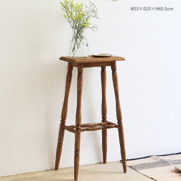 wooden flower stand木製 フラワースタンドアンティークのような脚の装飾にこだわったフラワースタンド。玄関やリビングなどのちょっとしたスペースに馴染みやすいスリムなサイズ感。花を飾ったり、季節の小物を飾るスペースとして…など...