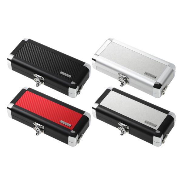 ■商品仕様スペックデータ素材：アルミ合金、合成皮革サイズ(約)：H8.0cm×W18.0cm×D4.3cm収納概要・ダーツ×1set(3個)・バレルorシャフト×2set(6個)・チップスロット×6・カードポケット×2■商品説明(2025....