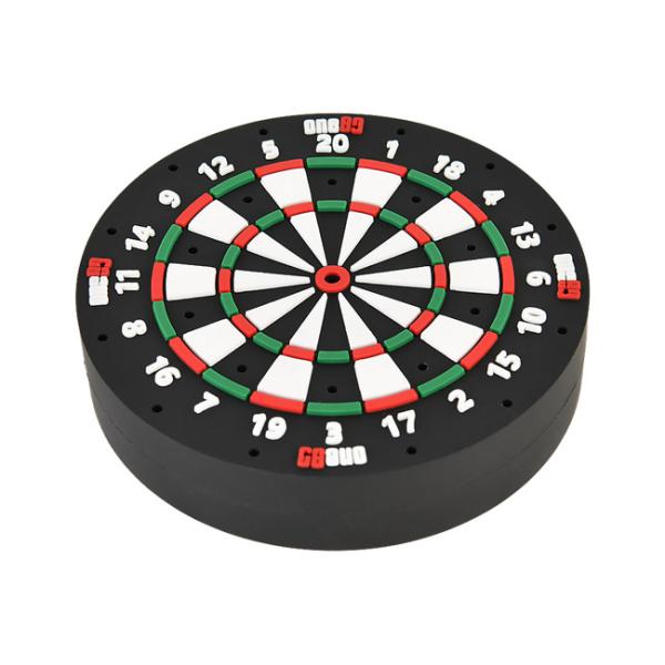 ■商品仕様スペックデータサイズ(約)：直径9.0cm、厚さ2.0cm重量(約)：150g収納：23本内容量：1個■商品説明(2024.11.16 発売商品)One80のロゴ入りダーツボードデザインのバレルスタンド。ラバー製なので差し込んだチ...