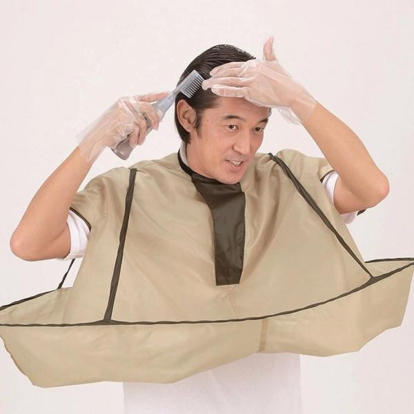我が家で散髪屋。切った髪が散らばらない!!すっぱりかぶるだけのお手軽マント!!袖がついているので、腕を出して自由に作業ができる!!毛染めで薬剤で服や床を汚すのを防ぎます!!一人でも作業ができる!!首回りに面ファスナーがついているので、大人か...