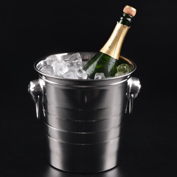 ＼飲食店やバーはもちろん、家庭のインテリアとしても◎／【商品情報】■3Lの大容量ボトル2本350ml缶3本冷却可能■ステンレスなのでアイスペールとしても使用可能■どんなインテリアにもなじむシンプルなデザイン■昼間も夜もこれ一つで華やかな食卓...