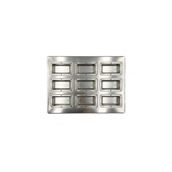 オールシーズン使える定番のスリムフィナンシェ型です。家庭用オーブンに入るサイズで使い勝手のいい商品です。表面にシリコン加工がかかっており型離れの良さに定評があります。また当社の型は熱伝導も良く、焼き色も均一に仕上がります。空焼き不要のため軽...